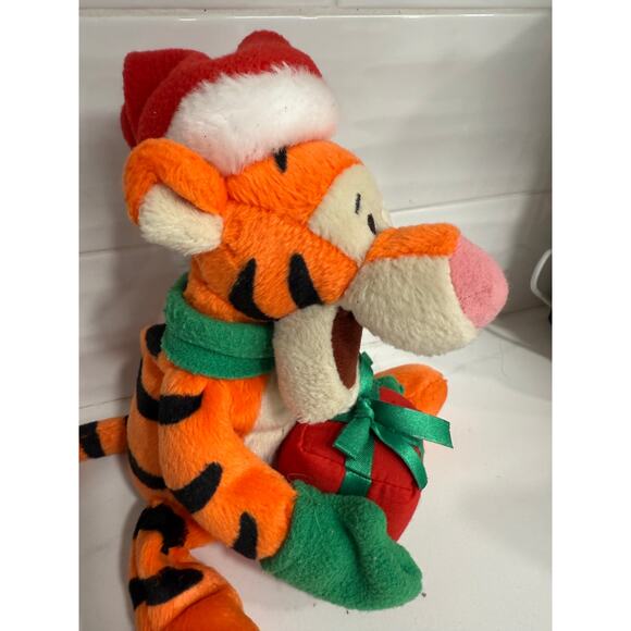 Vintage 1990s Y2K Disney Parks Tigger Christmas Plush Santa Hat Gift WDW 12 - Picture 9 of 12